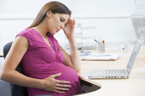 怀孕初期出现偏头痛是正常的吗？缓解孕期头痛的关键是看这些窍门